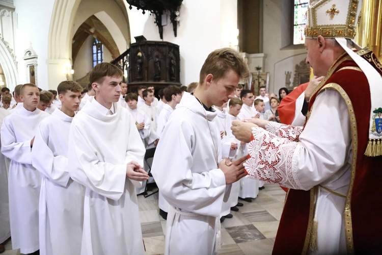 Wręczenie krzyży ceremoniarza