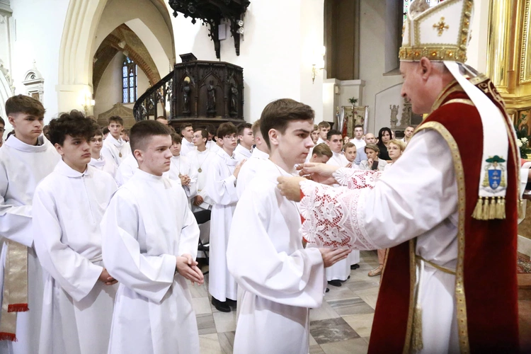 Wręczenie krzyży ceremoniarza