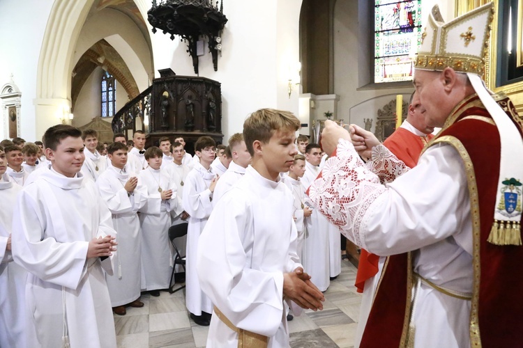 Wręczenie krzyży ceremoniarza