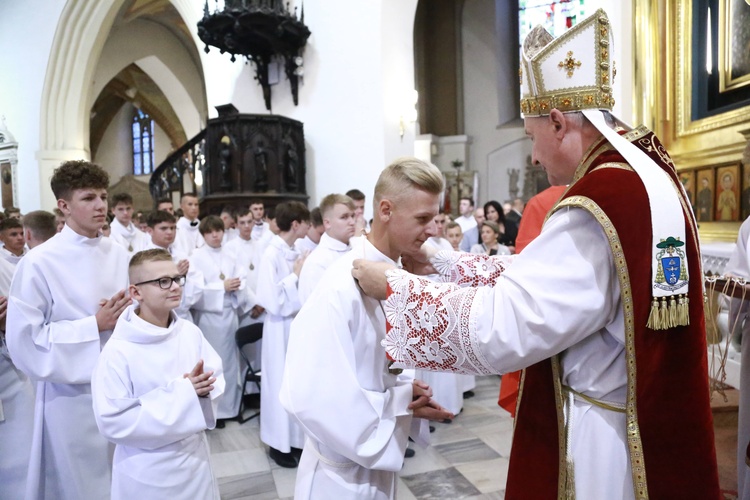 Wręczenie krzyży ceremoniarza