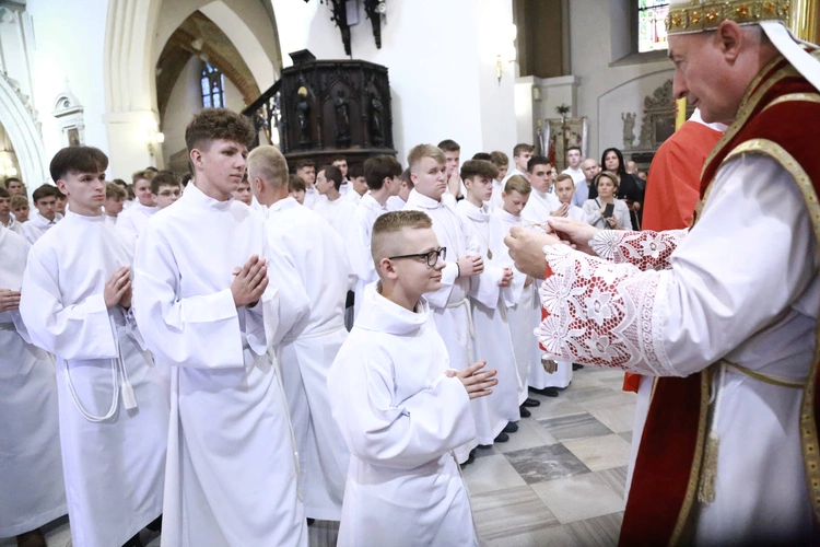 Wręczenie krzyży ceremoniarza