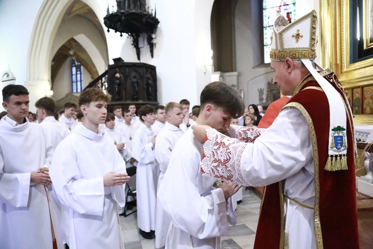 Wręczenie krzyży ceremoniarza