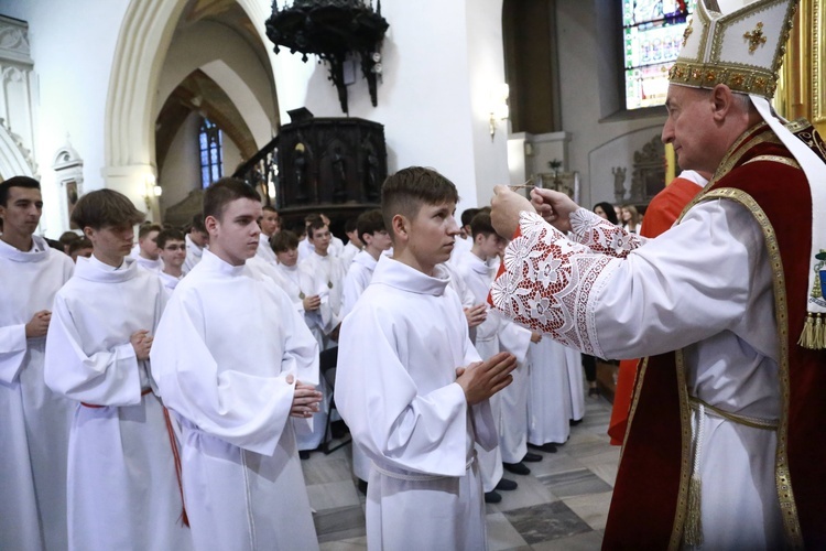 Wręczenie krzyży ceremoniarza