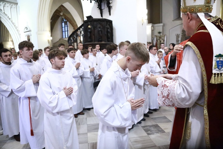 Wręczenie krzyży ceremoniarza