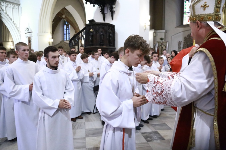 Wręczenie krzyży ceremoniarza