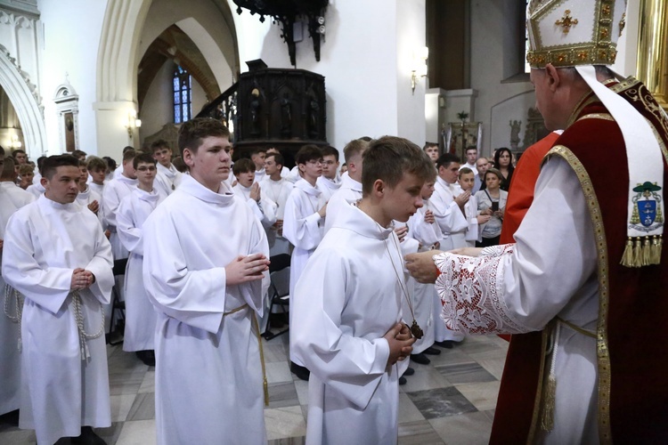 Wręczenie krzyży ceremoniarza