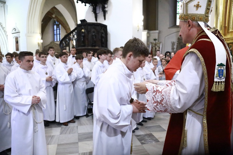 Wręczenie krzyży ceremoniarza