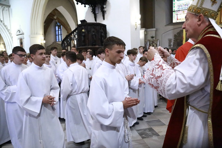 Wręczenie krzyży ceremoniarza