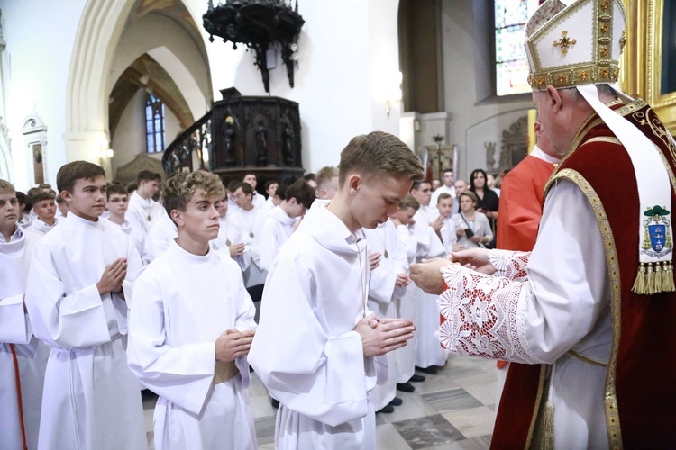 Wręczenie krzyży ceremoniarza