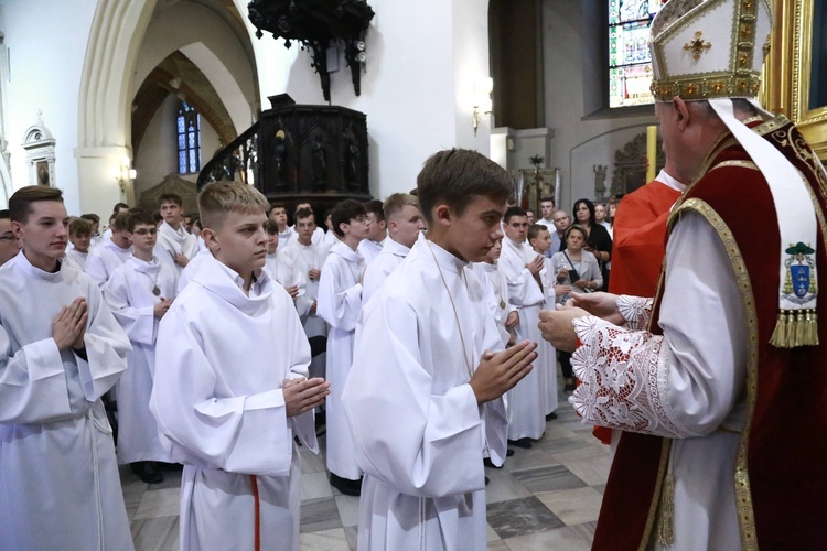 Wręczenie krzyży ceremoniarza