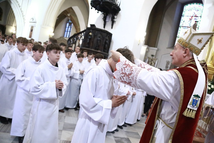 Wręczenie krzyży ceremoniarza