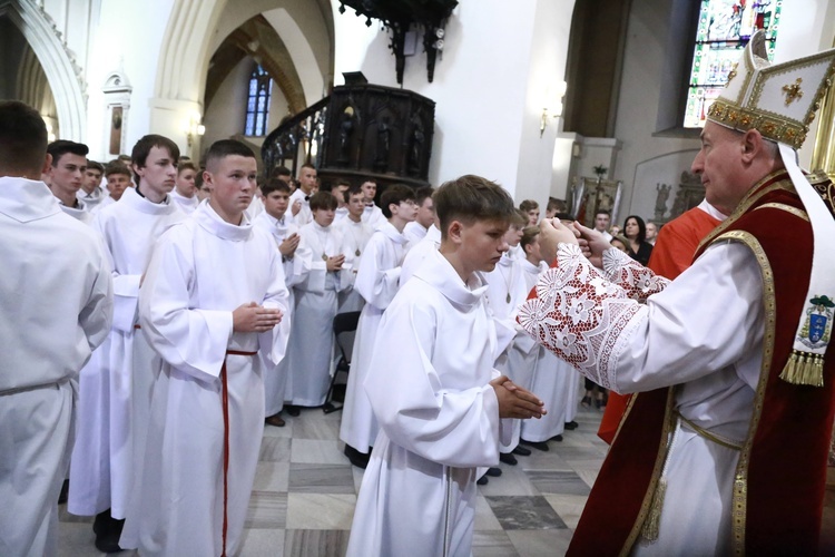 Wręczenie krzyży ceremoniarza