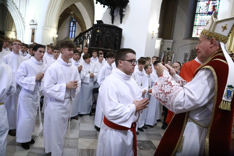 Wręczenie krzyży ceremoniarza