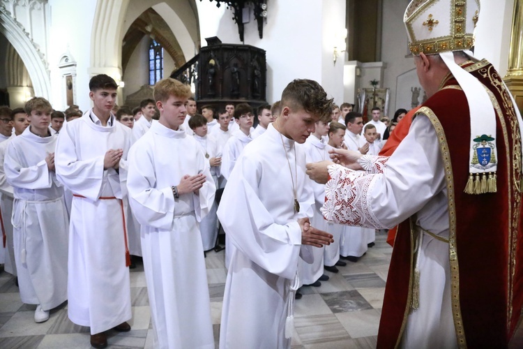 Wręczenie krzyży ceremoniarza