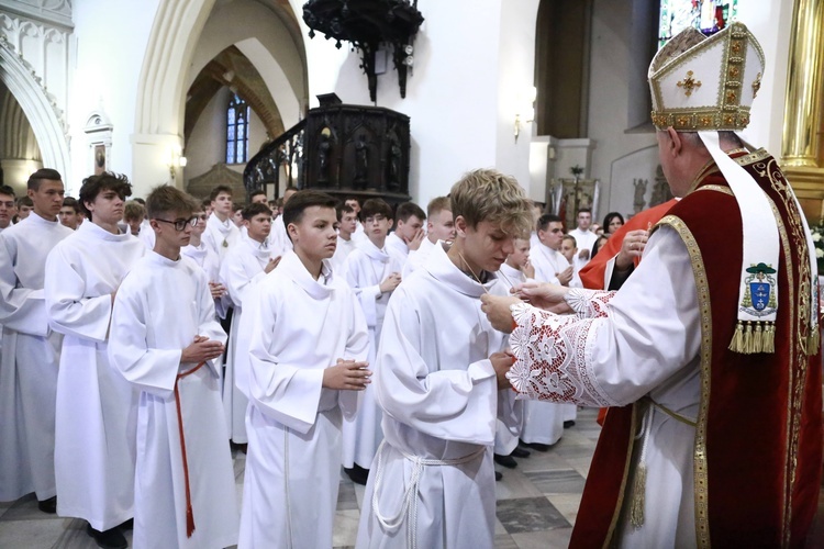 Wręczenie krzyży ceremoniarza