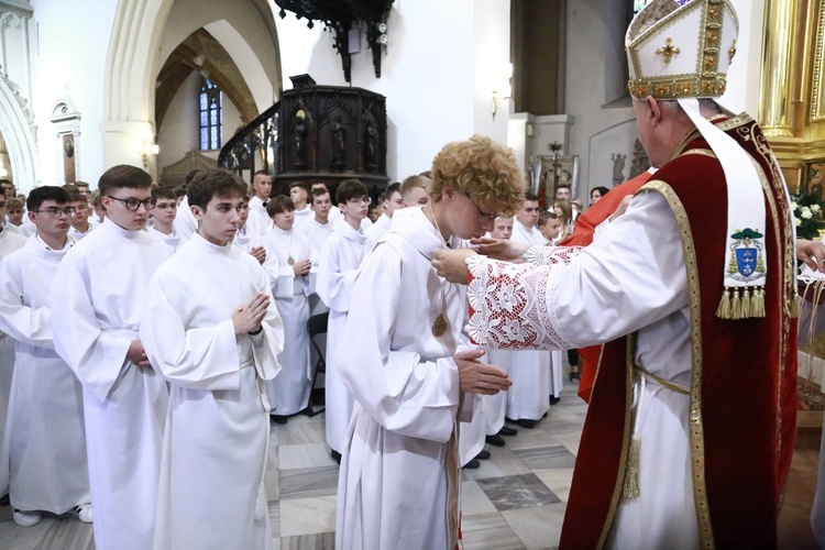 Wręczenie krzyży ceremoniarza
