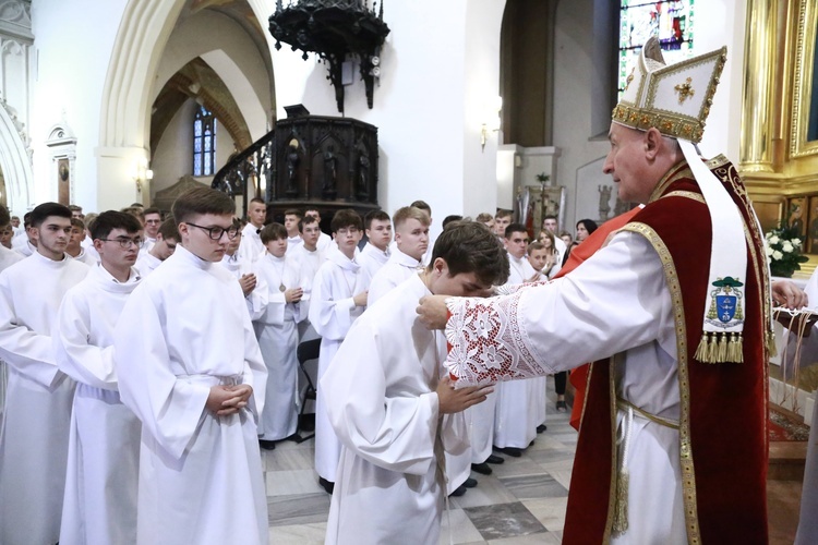 Wręczenie krzyży ceremoniarza