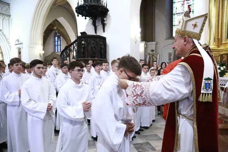 Wręczenie krzyży ceremoniarza