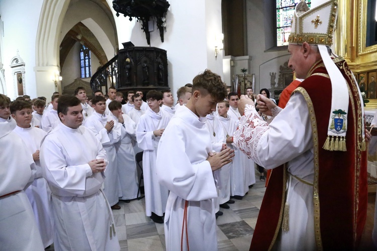 Wręczenie krzyży ceremoniarza