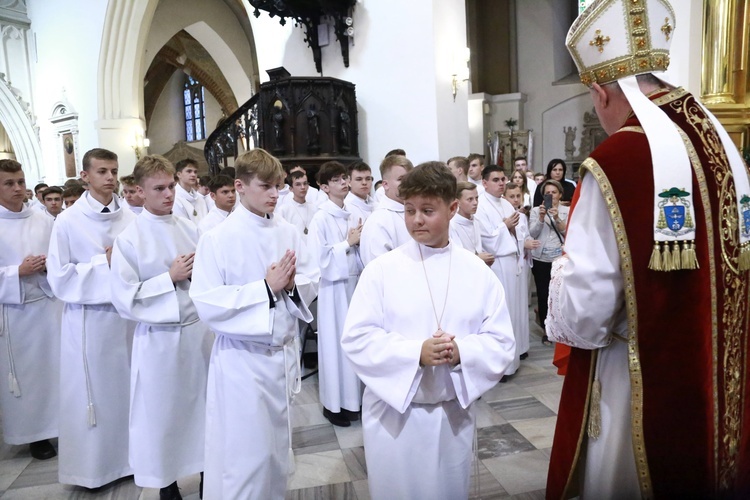 Wręczenie krzyży ceremoniarza