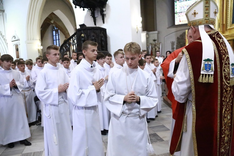 Wręczenie krzyży ceremoniarza