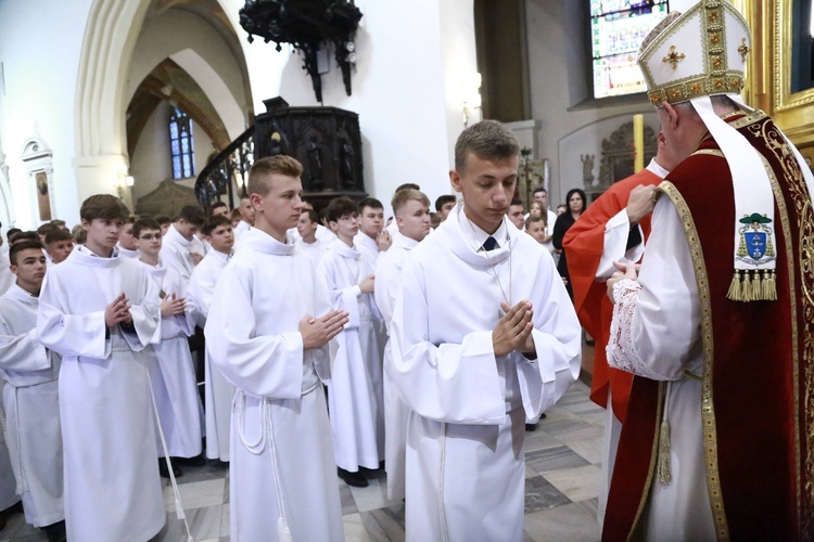 Wręczenie krzyży ceremoniarza