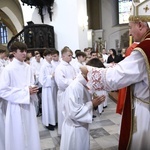 Wręczenie krzyży ceremoniarza