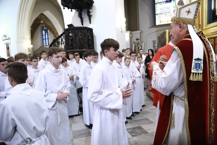 Wręczenie krzyży ceremoniarza