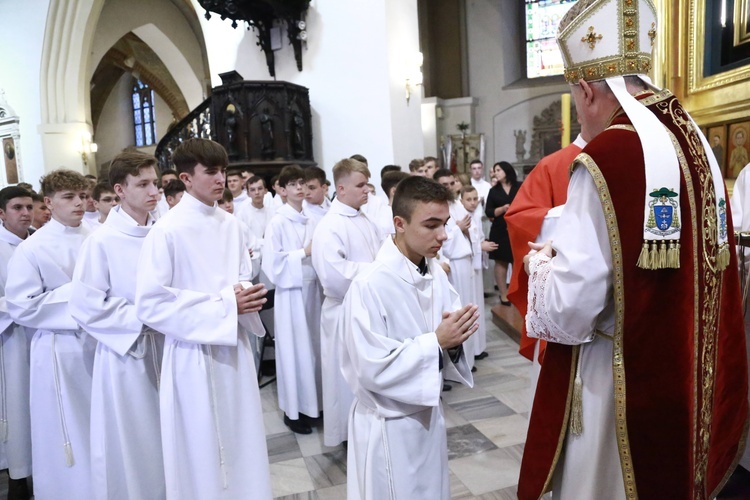 Wręczenie krzyży ceremoniarza