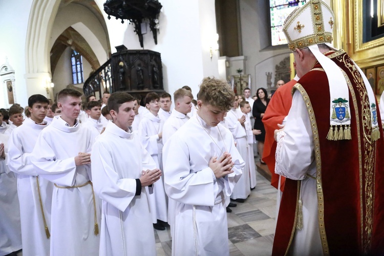 Wręczenie krzyży ceremoniarza