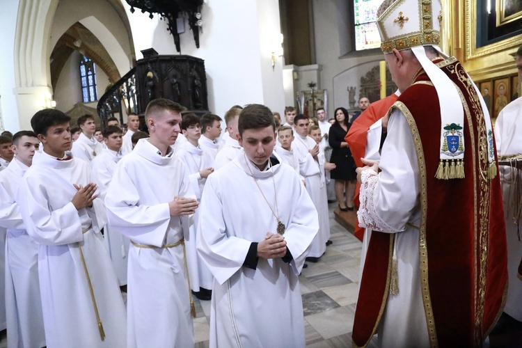 Wręczenie krzyży ceremoniarza