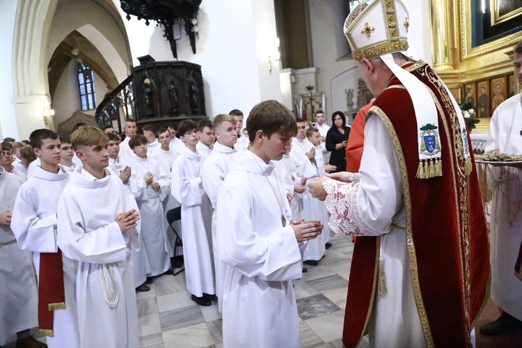 Wręczenie krzyży ceremoniarza