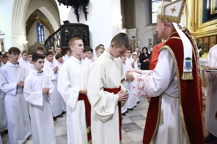 Wręczenie krzyży ceremoniarza