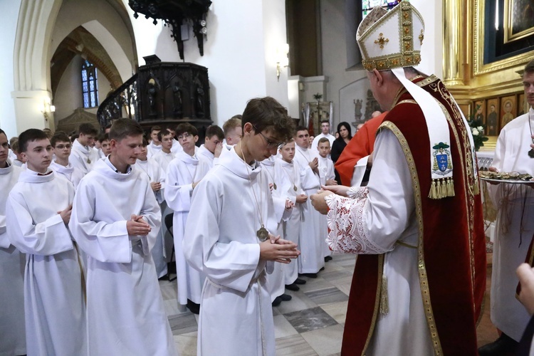 Wręczenie krzyży ceremoniarza