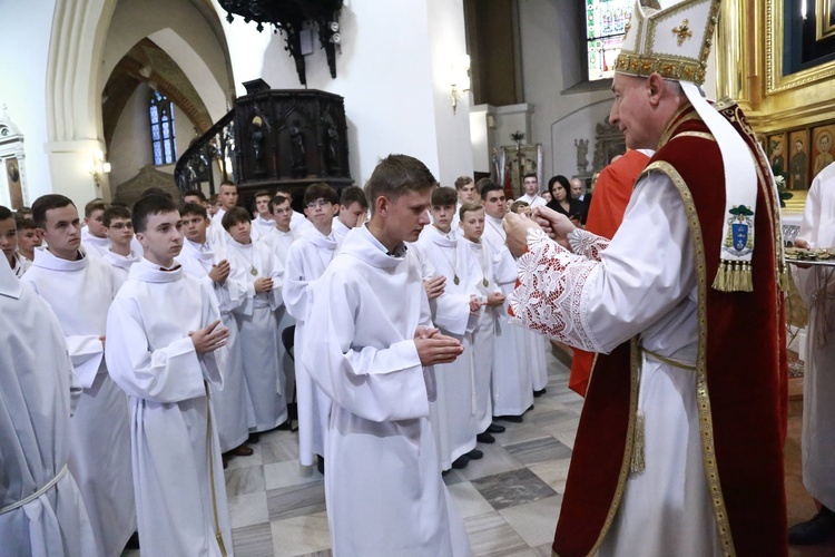 Wręczenie krzyży ceremoniarza
