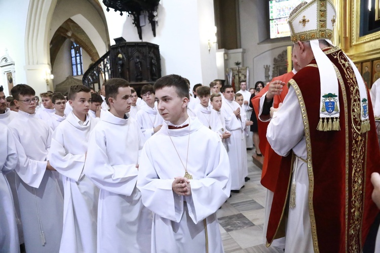 Wręczenie krzyży ceremoniarza