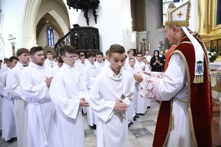 Wręczenie krzyży ceremoniarza