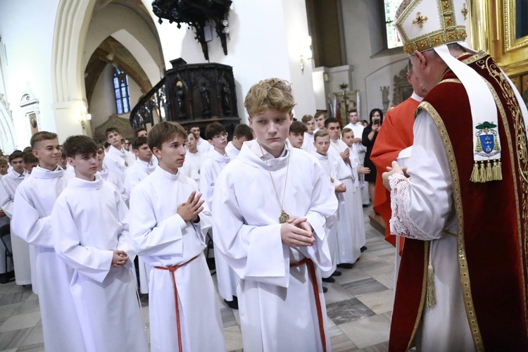 Wręczenie krzyży ceremoniarza