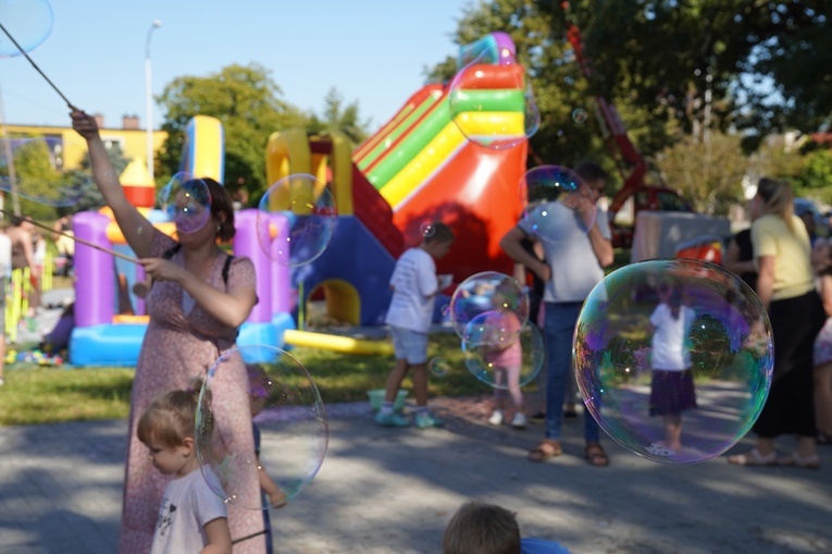 Festyn parafialny we Wrocławiu-Strachocinie