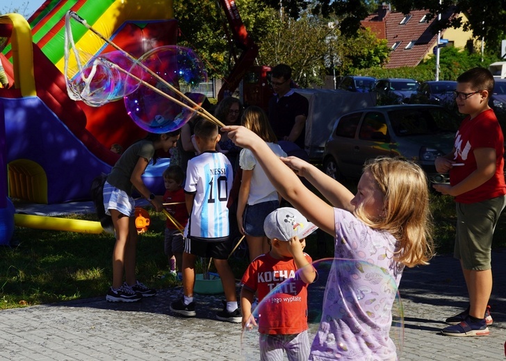 Festyn parafialny we Wrocławiu-Strachocinie