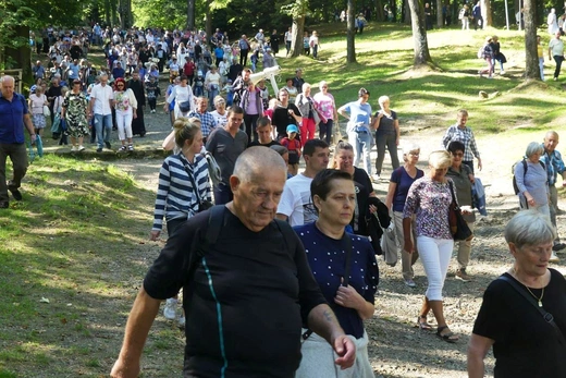 15. Diecezjalna Pielgrzymka Rodzin do Kalwarii Zebrzydowskiej 2023 - Droga krzyżowa