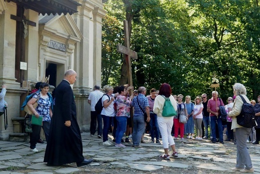 15. Diecezjalna Pielgrzymka Rodzin do Kalwarii Zebrzydowskiej 2023 - Droga krzyżowa