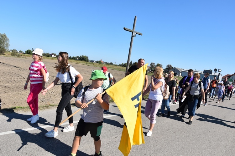 Przasnysz-Rostkowo. Pielgrzymka dzieci