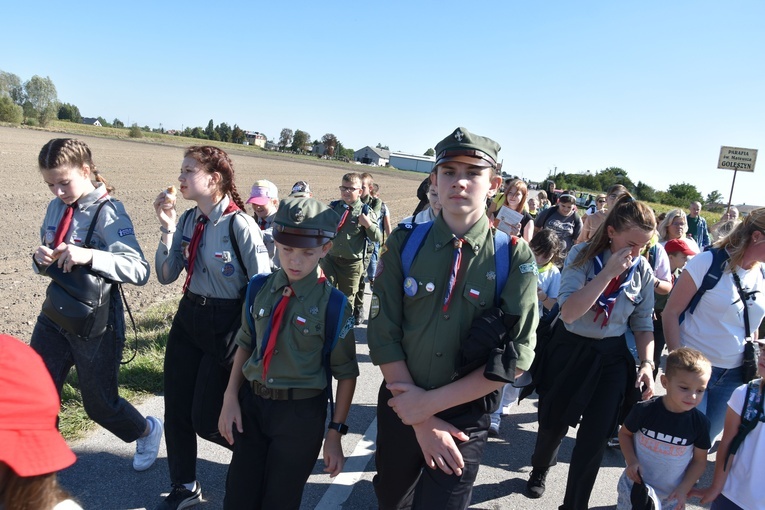 Przasnysz-Rostkowo. Pielgrzymka dzieci