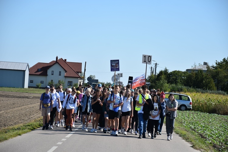 Przasnysz-Rostkowo. Pielgrzymka dzieci