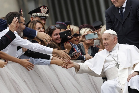 Franciszek: Komunikacja kościelna ma stawiać w centrum Boga i bliźniego