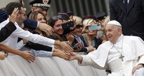 Franciszek: Komunikacja kościelna ma stawiać w centrum Boga i bliźniego