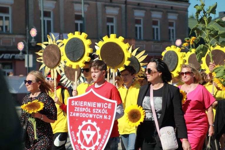 Otwarcie święta poprzedziła barwna parada. 