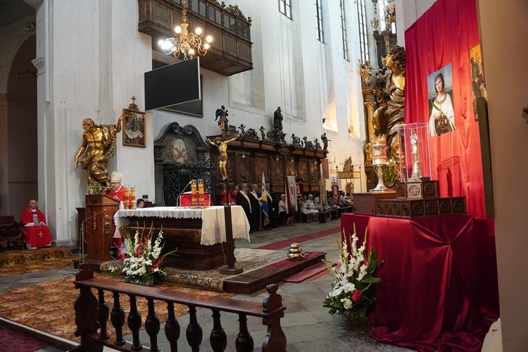 Procesja z relikwiami św. Stanisława i św. Doroty przeszła przez Wrocław