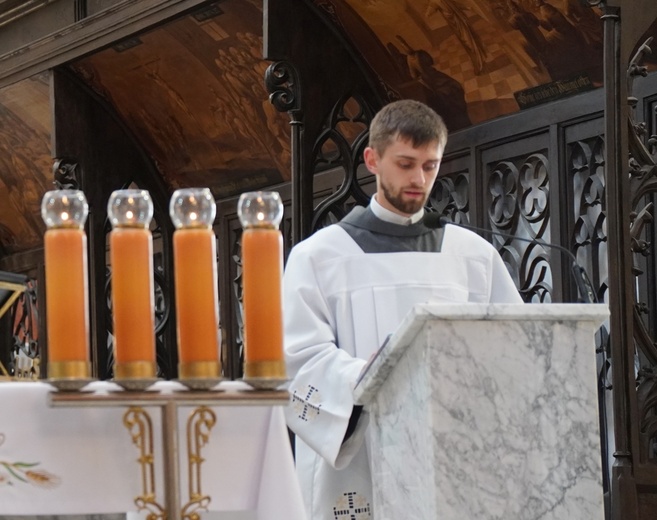 Procesja z relikwiami św. Stanisława i św. Doroty przeszła przez Wrocław